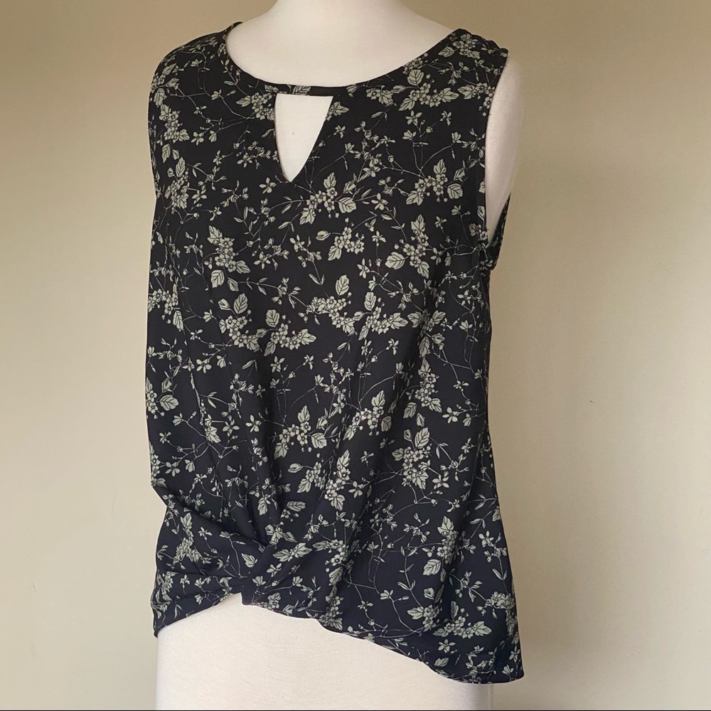 NWT - West Kei blouse - size  XS